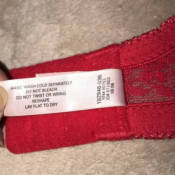 Victoria’s Secret 36C Red push up padded bra with floral detail 💕 - Picture 6 of 6